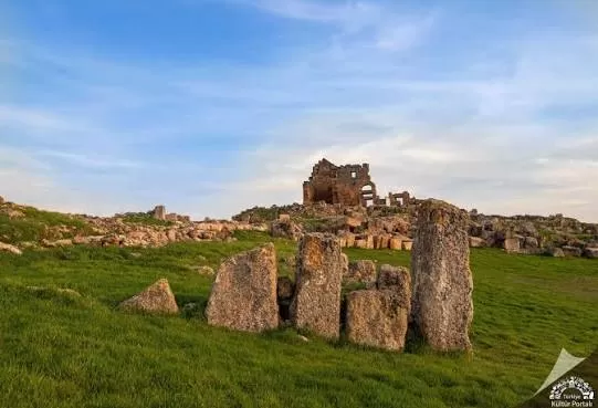 Zerzevan Kalesi Ve Mithras Kutsal Alanı