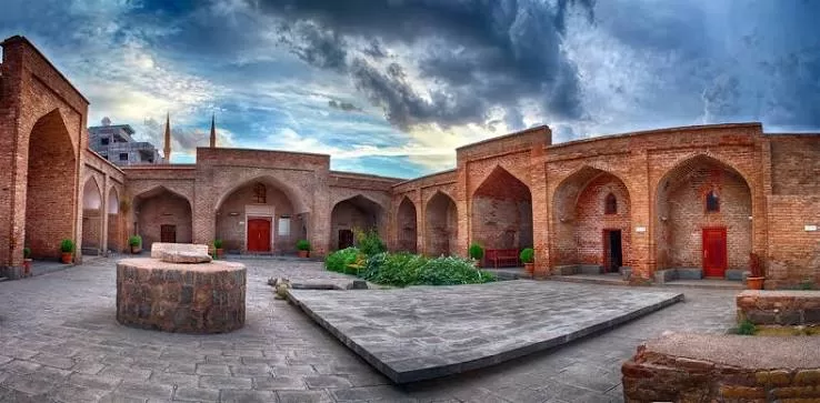 Kırmızı Medrese (medresa Sor)